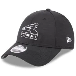 New Era Men's Black Chicago White Sox 2023 Clubhouse 9FORTY Snapback Hat